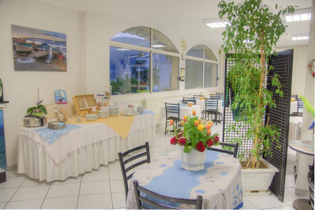 Hotel Deutsche Familien Finale Ligure Exteriér fotografie