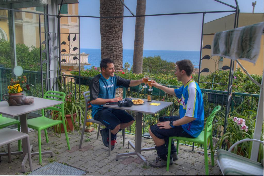 Hotel Deutsche Familien Finale Ligure Exteriér fotografie