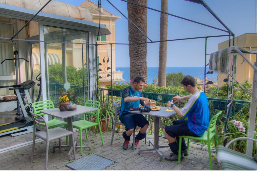 Hotel Deutsche Familien Finale Ligure Exteriér fotografie