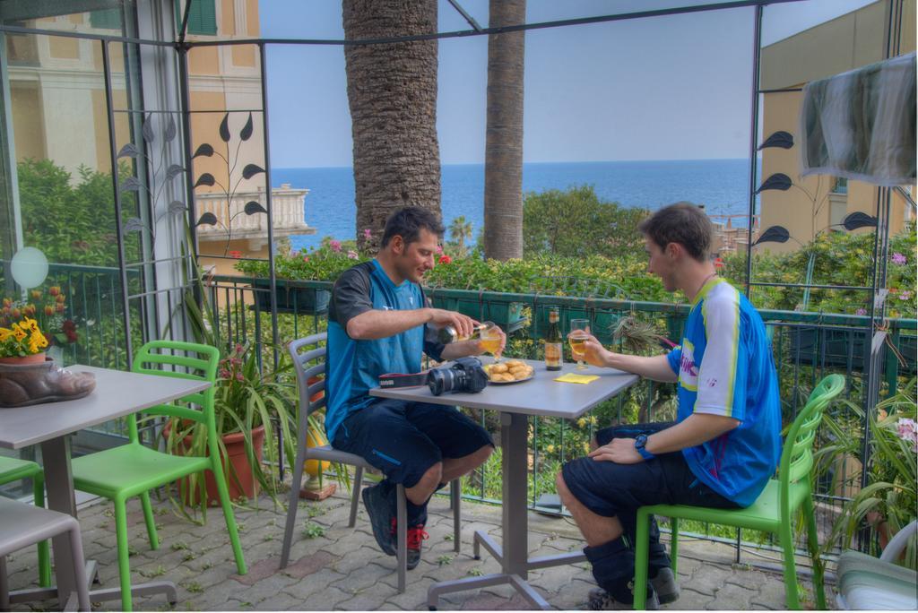Hotel Deutsche Familien Finale Ligure Exteriér fotografie