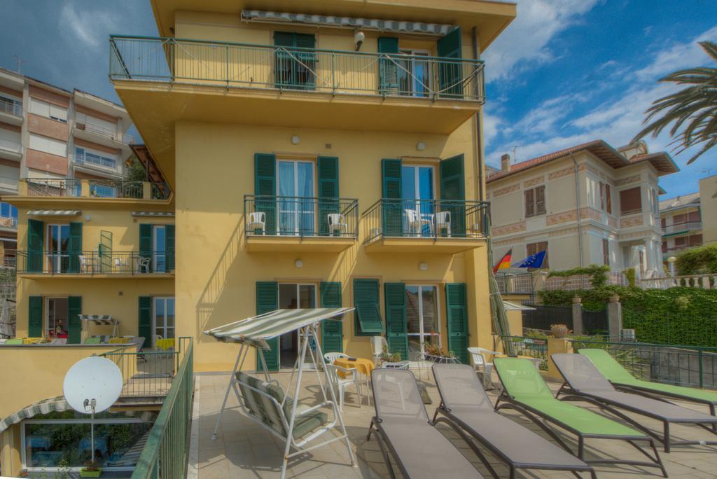 Hotel Deutsche Familien Finale Ligure Exteriér fotografie