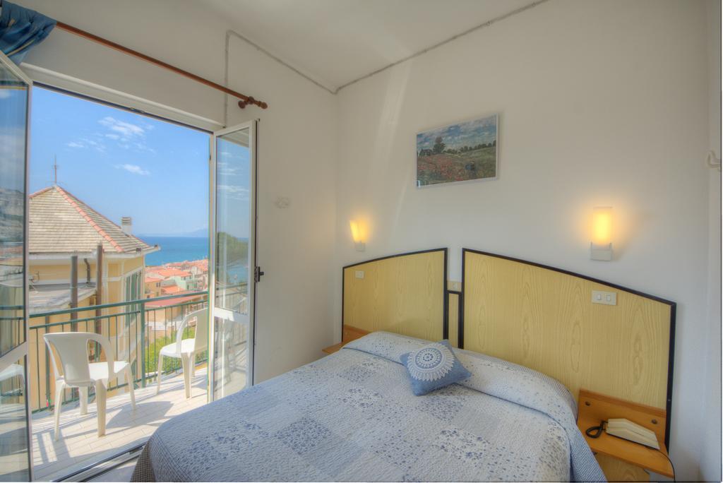 Hotel Deutsche Familien Finale Ligure Exteriér fotografie