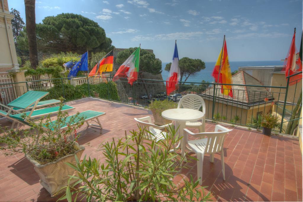 Hotel Deutsche Familien Finale Ligure Exteriér fotografie