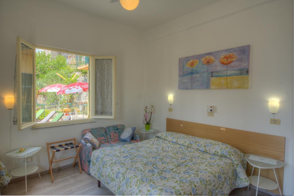 Hotel Deutsche Familien Finale Ligure Exteriér fotografie